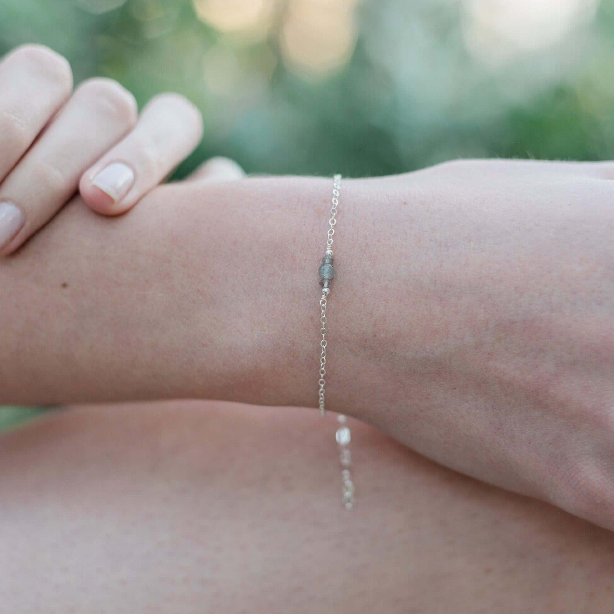 Dainty Labradorite Gemstone Bracelet - Dainty Labradorite Gemstone Bracelet - 14k Gold Fill - Luna Tide Handmade Crystal Jewellery