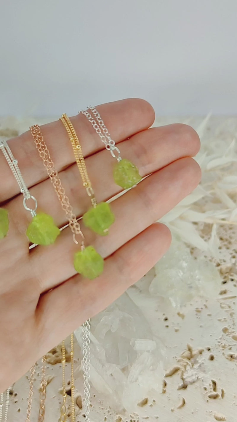 RAW PERIDOT Necklace, Raw Crystal Necklace, August Birthstone Necklace, Raw  Peridot Crystal Necklace